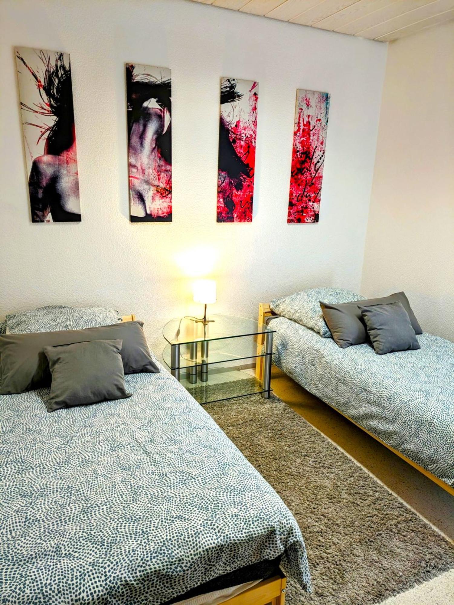 4 Zimmer Geraeumige Und Ruhig Gelegene Ferien- Und Monteurwohnung Nur Fuer Sie Allein Aujvari Vermietungen Spiegelberg Buitenkant foto