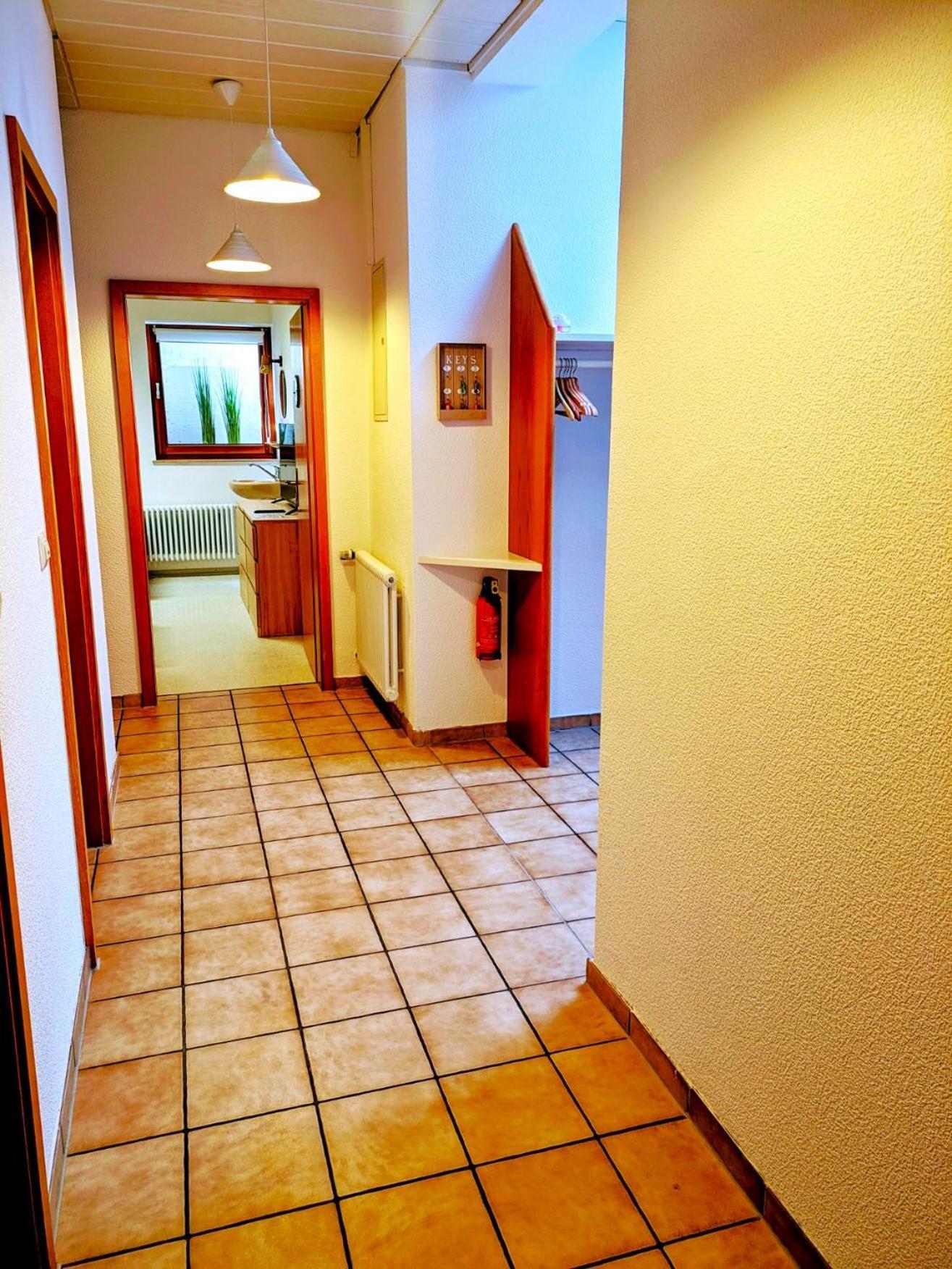 4 Zimmer Geraeumige Und Ruhig Gelegene Ferien- Und Monteurwohnung Nur Fuer Sie Allein Aujvari Vermietungen Spiegelberg Buitenkant foto