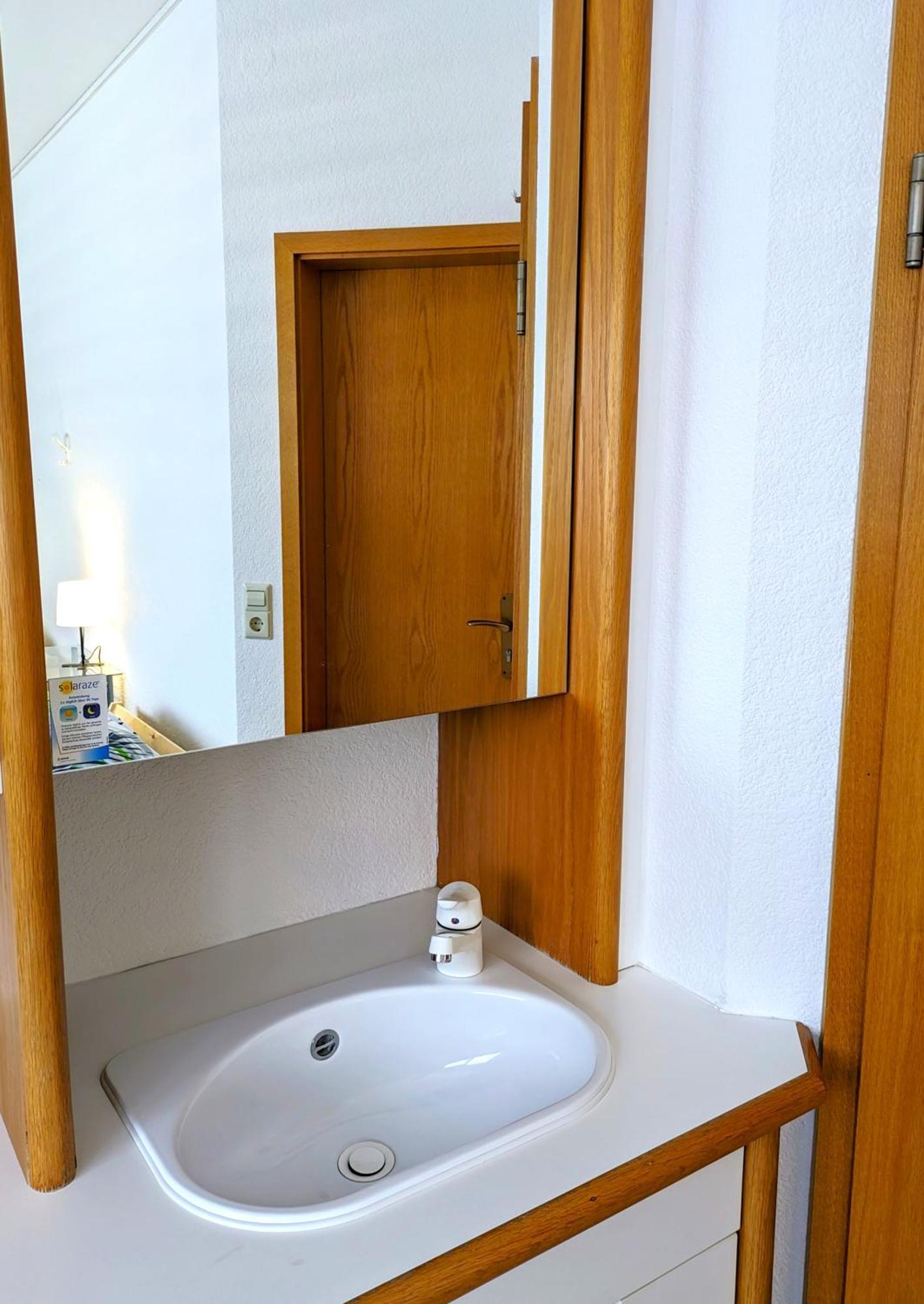 4 Zimmer Geraeumige Und Ruhig Gelegene Ferien- Und Monteurwohnung Nur Fuer Sie Allein Aujvari Vermietungen Spiegelberg Buitenkant foto