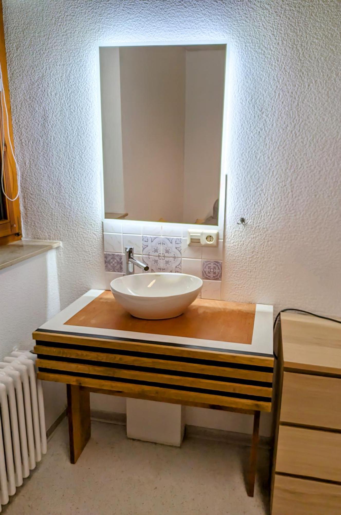 4 Zimmer Geraeumige Und Ruhig Gelegene Ferien- Und Monteurwohnung Nur Fuer Sie Allein Aujvari Vermietungen Spiegelberg Buitenkant foto